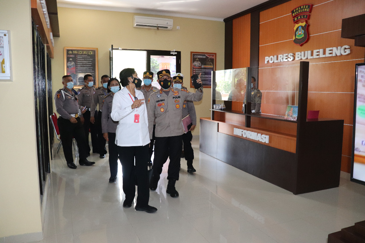 Kebersihan Lingkungan Polres Buleleng Dan Ruang Kerja Dikunjungi Tim Kebersihan Polda Bali.