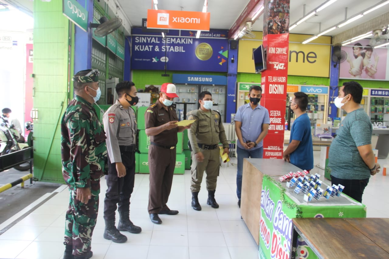 Tim Gabungan Yustisi Buleleng Berikan Himbauan Untuk Sektor Non Esensial di Tutup.