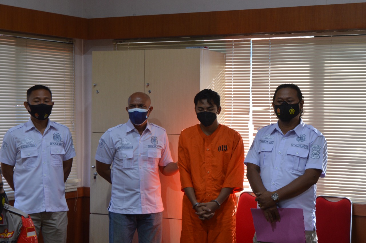 Tidak Berselang Lama, Polsek Singaraja Berhasil Ungkap Pencuri Mobil Lengkap Dengan BPKB Dan STNK.