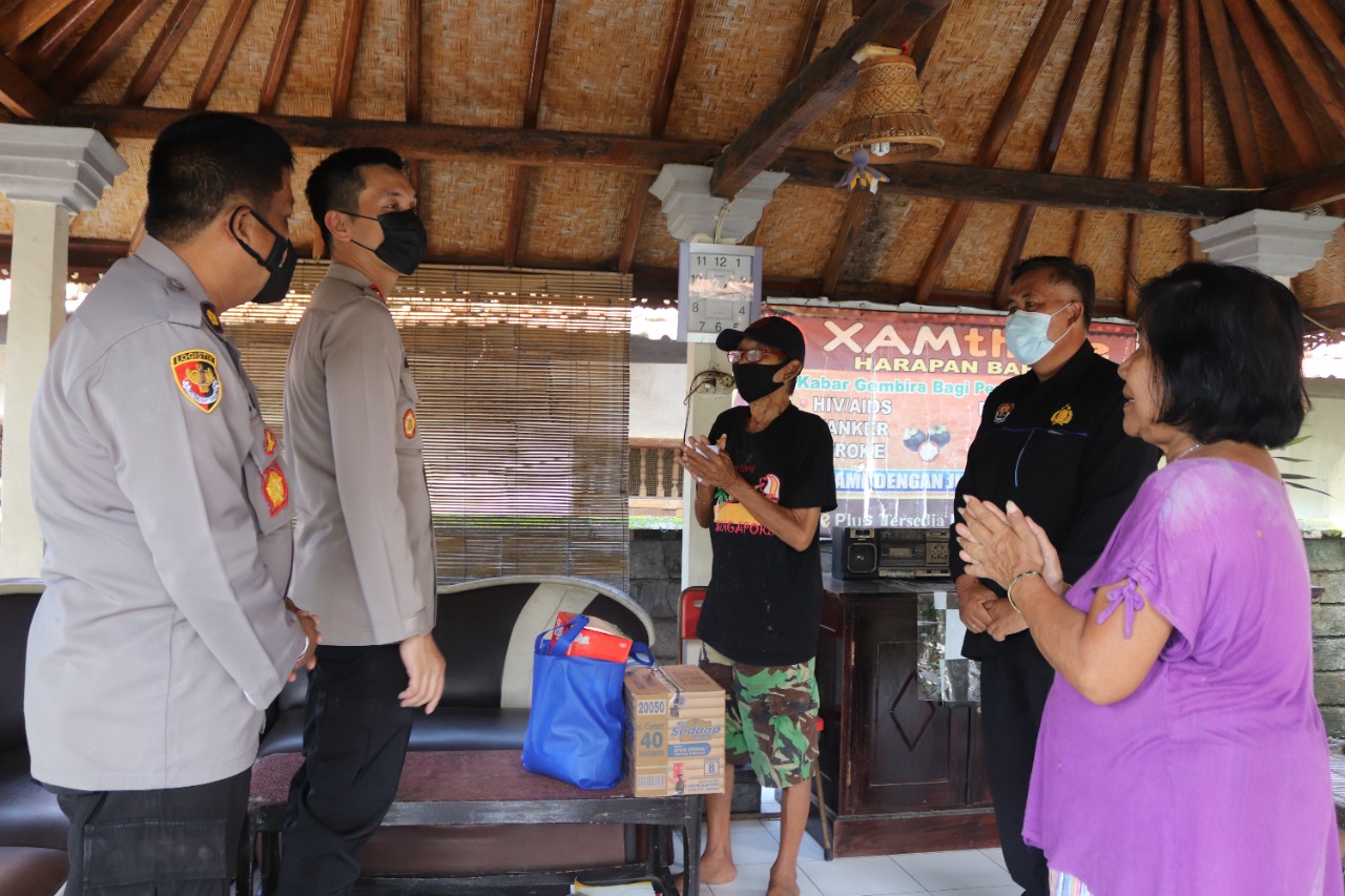 Kapolres Buleleng Sambangi Wartawan Senior.