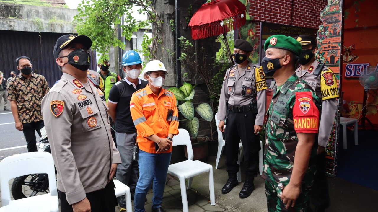 Dandim 1619/ Tabanan Bersama Kapolres Cek Pos Pam Natal Tekankan Prokes.