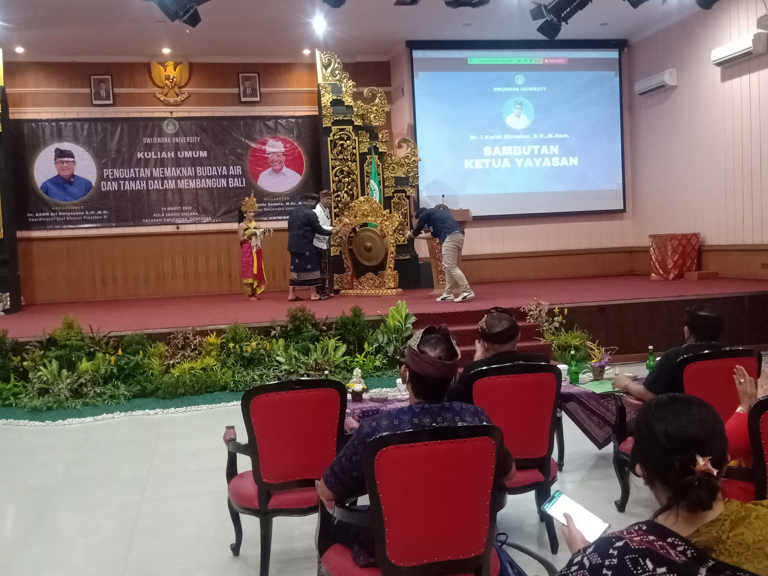 Universitas Dwijendra Gelar Kuliah Umum Tentang Penguatan Memaknai Budaya Air dan Tanah Dalam Membangun Bali.