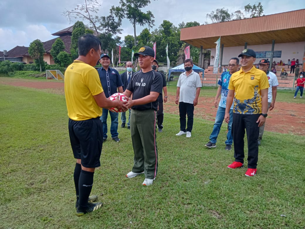Dandim  Opening Ceremony Liga Santri PSSI tahun 2022 di wilayah Kodim 1619/Tabanan.