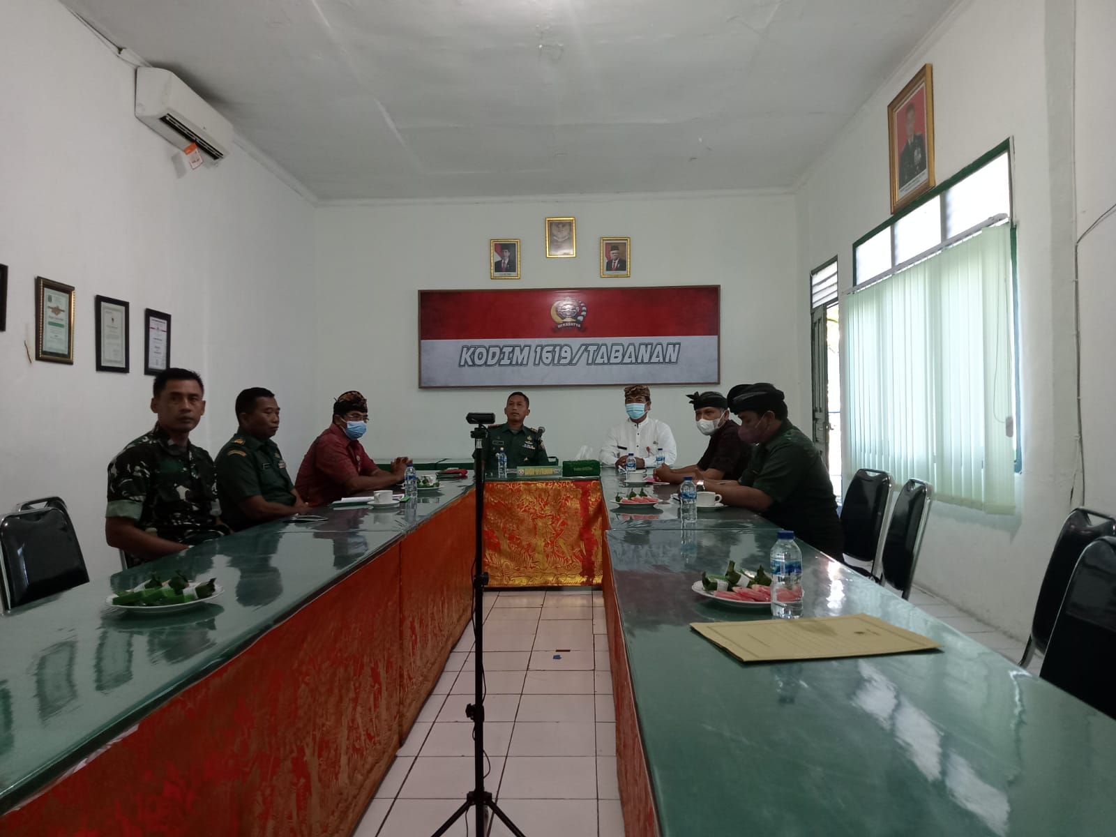Dandim 1619/Tabanan Paparkan Kesiapan TMMD ke – 114 Melalui Zoom Meeting Kepada Pangdam IX Udayana.