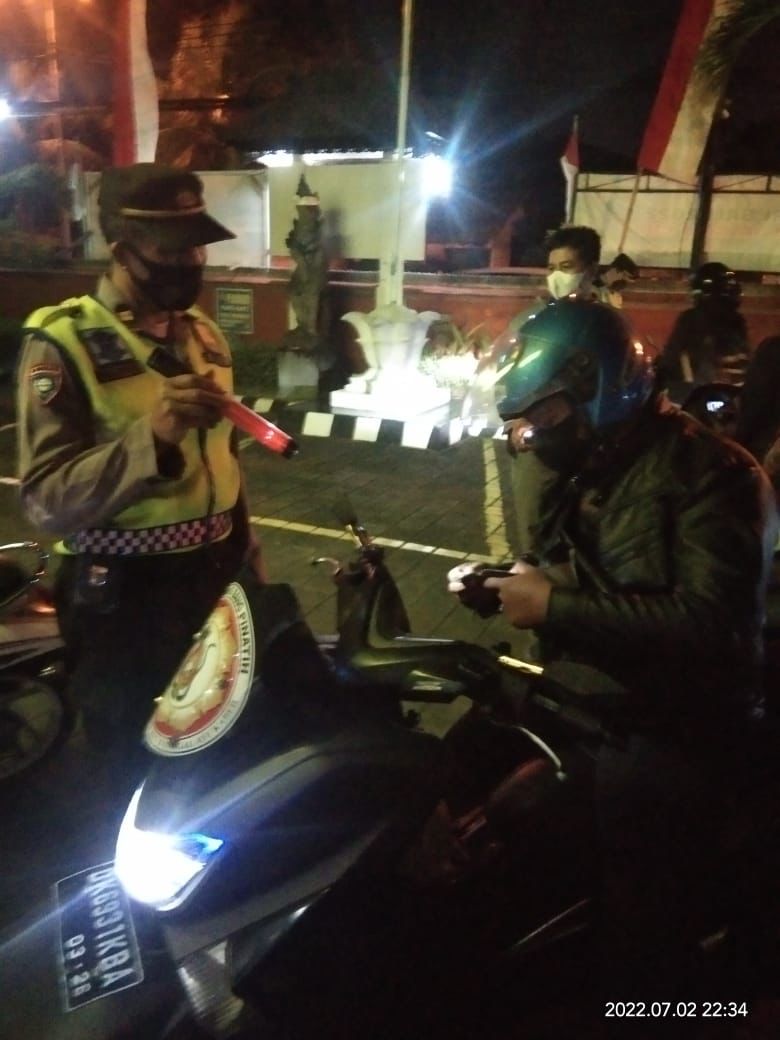Polsek Densel Gelar Giat KRYD didepan Mako Tindak 4 Pelanggar.
