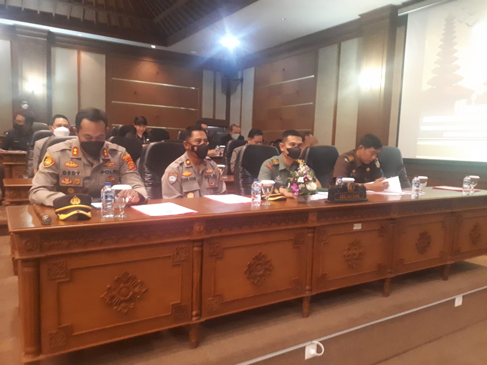Kapolres AKBP Leo Dedy Defretes Hadiri Sidang Paripurna DPRD Badung.