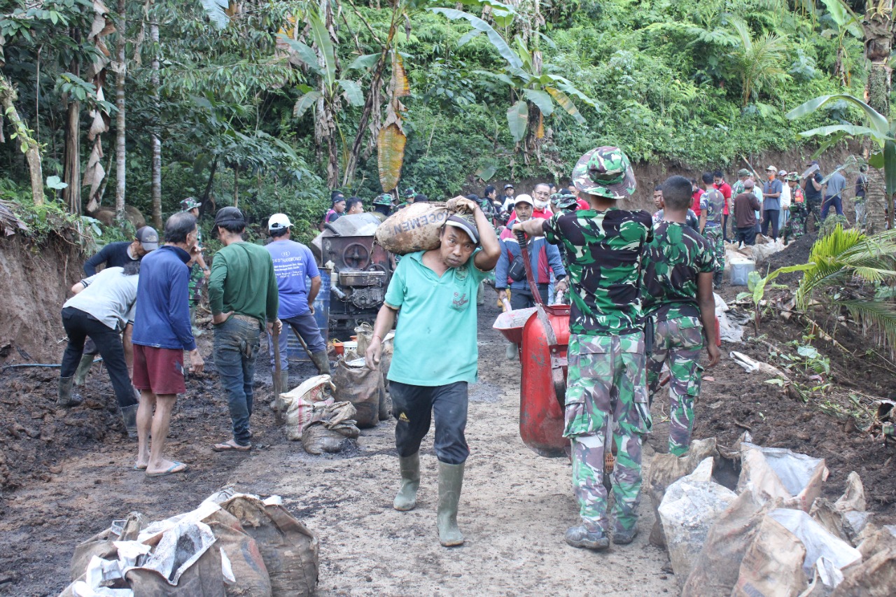 Sukseskan TMMD Ke-114 Kodim 1619/Tabanan, TNI bersama Pemda, Polri dan Instansi Terkait Gotongroyong dengan Masyarakat.