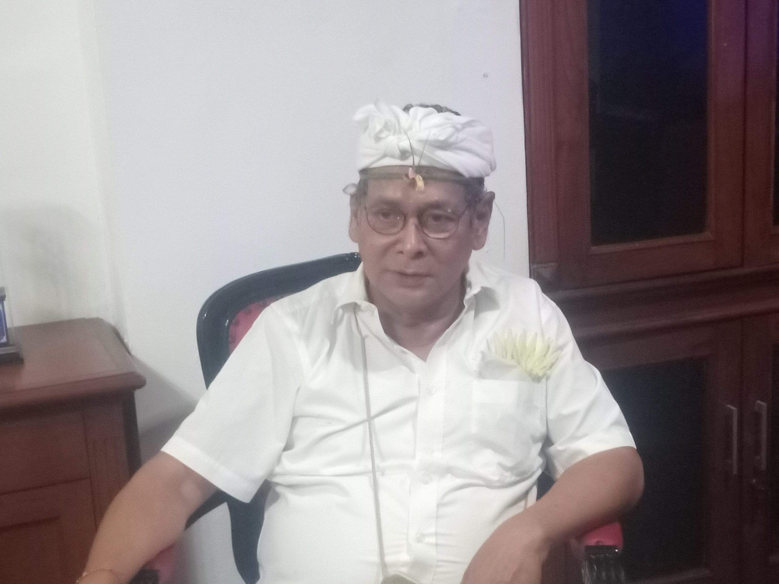 Sekolah Dwijendra Denpasar Melaksanakan Upacara Pawintenan Yang Diikuti Ratusan Siswa Baru.