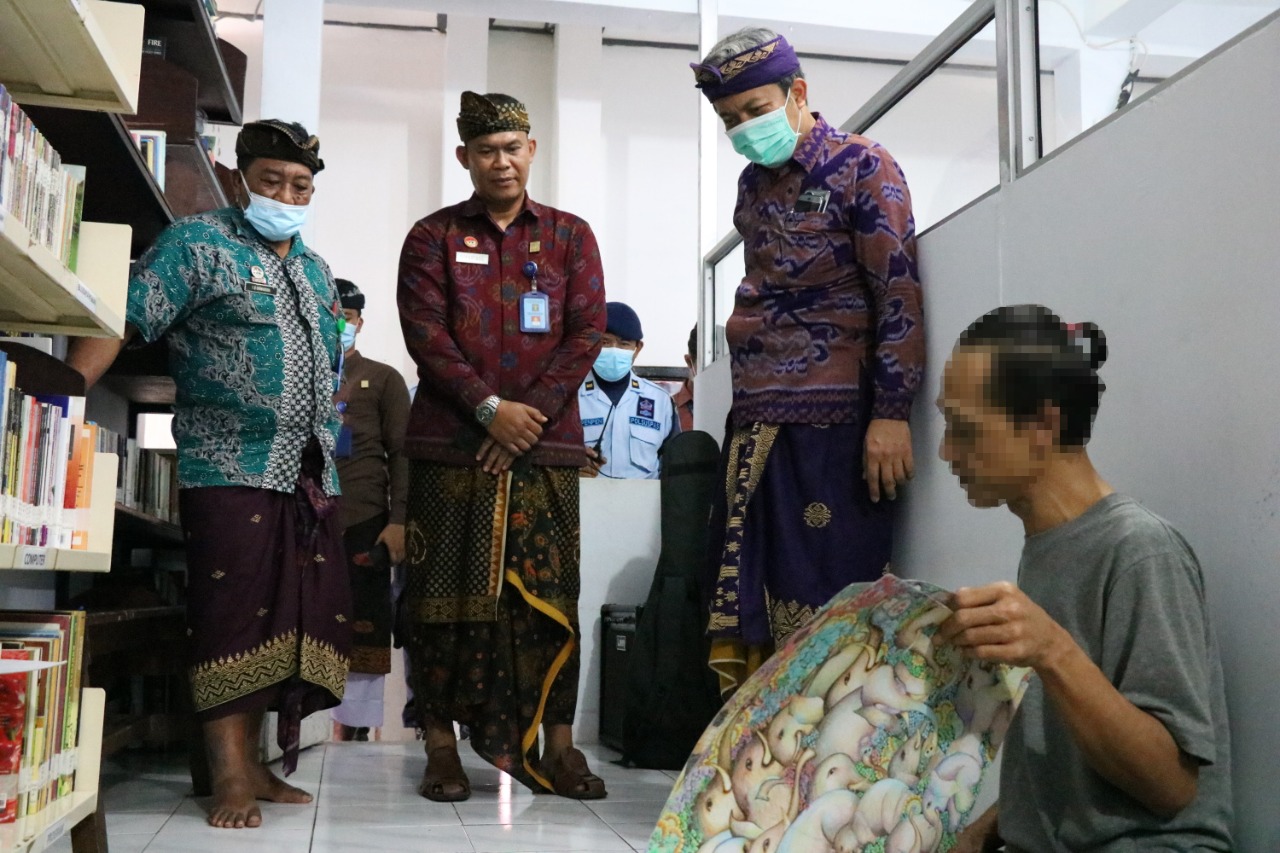 KUNJUNGAN KERJA KE RUTAN KELAS IIB KLUNGKUNG, KAKANWIL KEMENKUMHAM BALI SAMPAIKAN UNTUK TETAP SEMANGAT DAN TERUS BERKARYA.