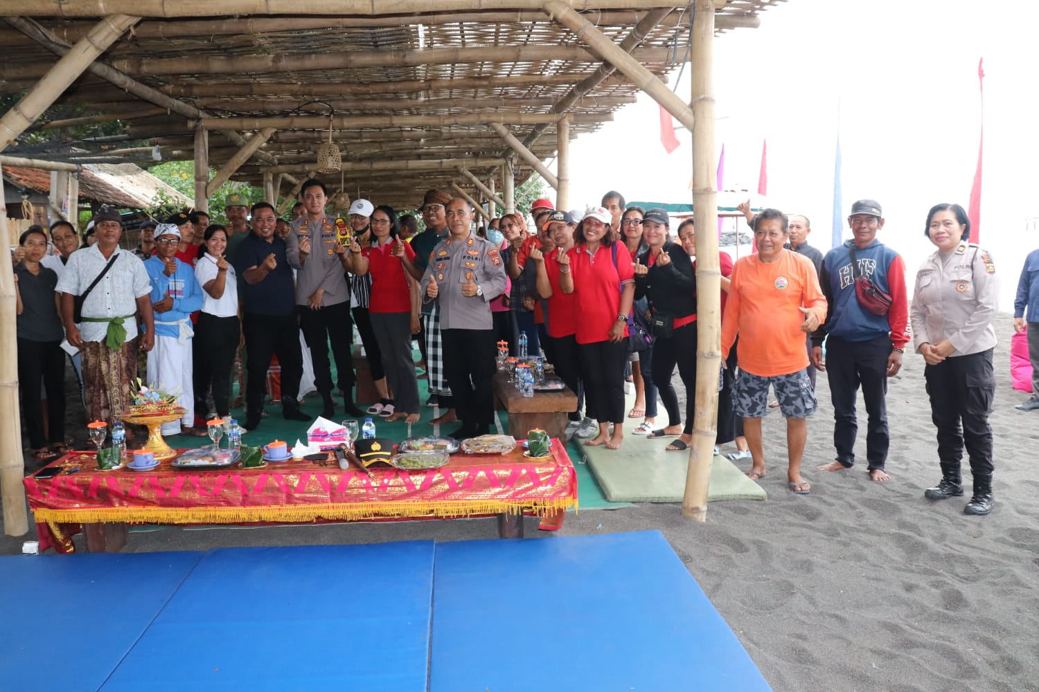 Kapolres Buleleng Terima Curhatan Masyarakat Tiga Desa Yang Ada Dikecamatan Sawan Saat Gelar Kegiatan” Mebraya “.