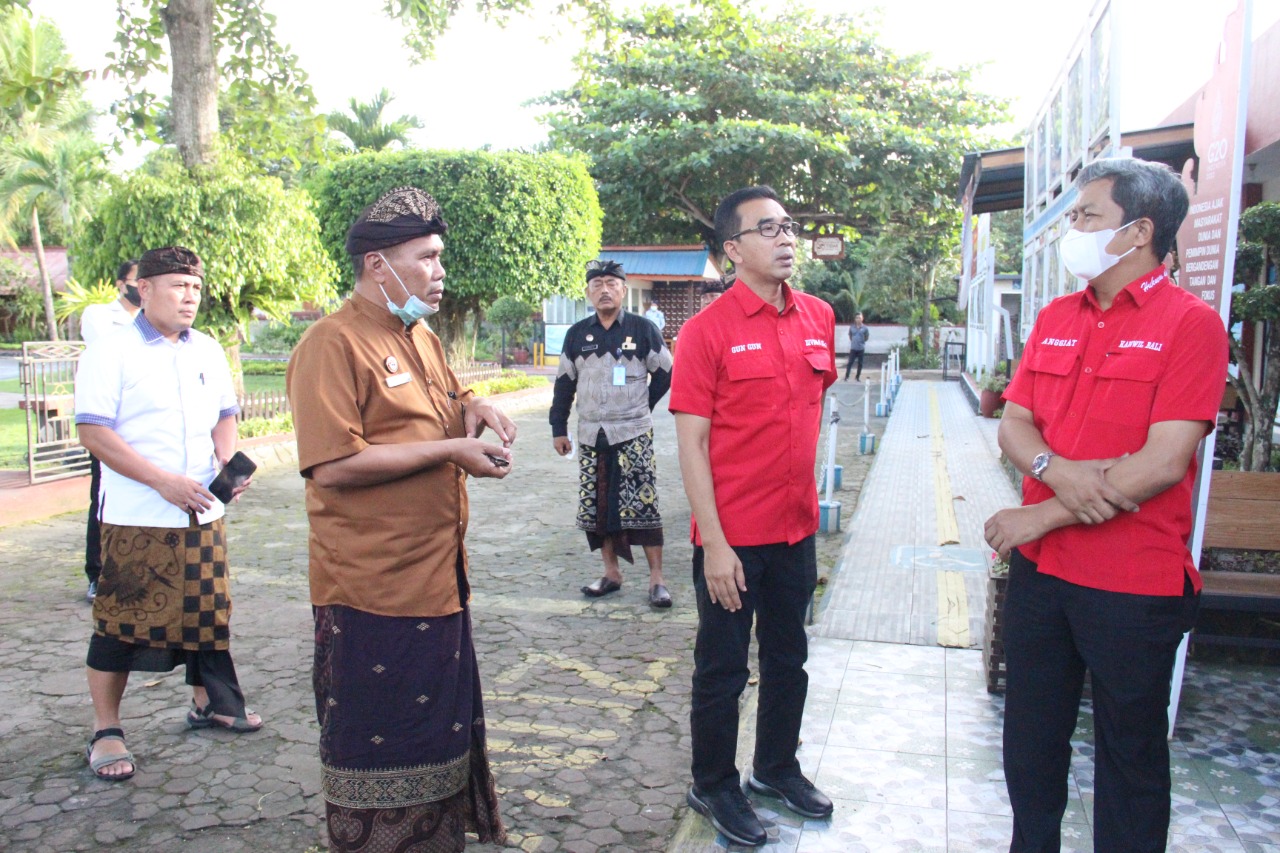 KUNJUNGI RUTAN NEGARA, KAKANWIL KEMENKUMHAM BALI BERIKAN PENGUATAN TUGAS KEPADA PEGAWAI.