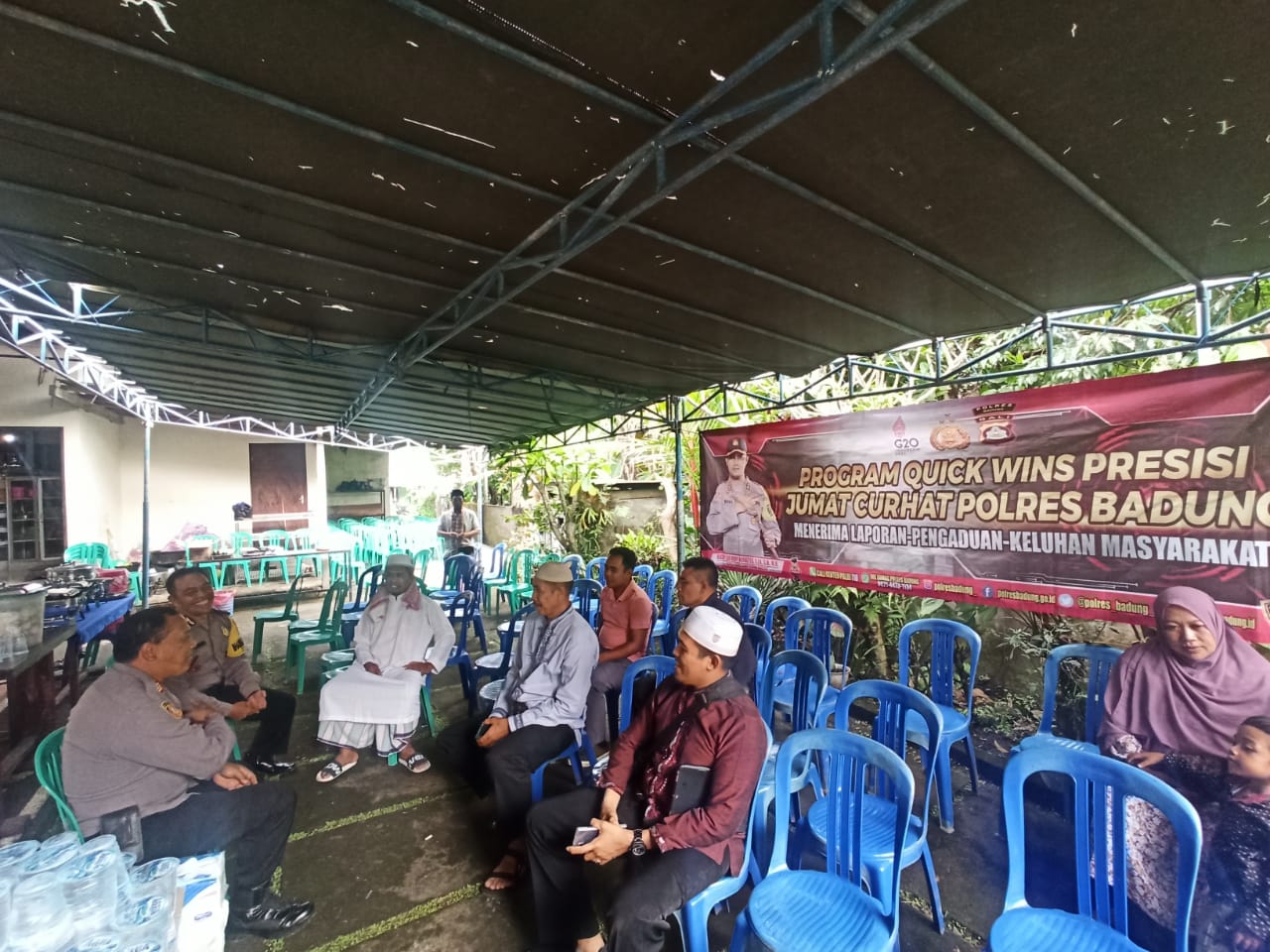 Kapolsek Petang Menggelar “ Jum,at Curhat” Bersama Tokoh Masyarakat Dan Warga.