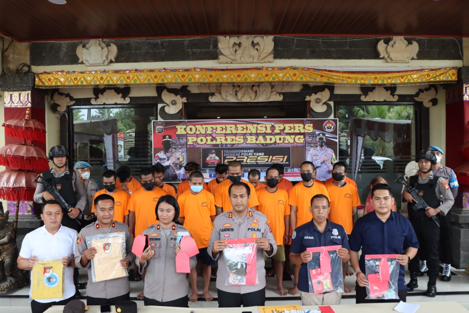 Kapolres Badung Pimpin Konferensi Pers Akhir Bulan.