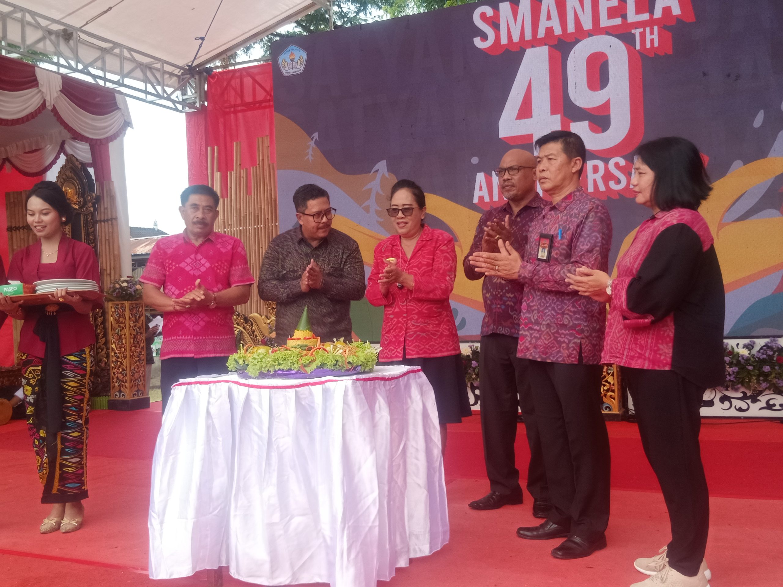 Sukseskan Kurikulum Merdeka Belajar Melalui Kreativitas Seni Pada Momen HUT ke 49 SMA 5 Denpasar.