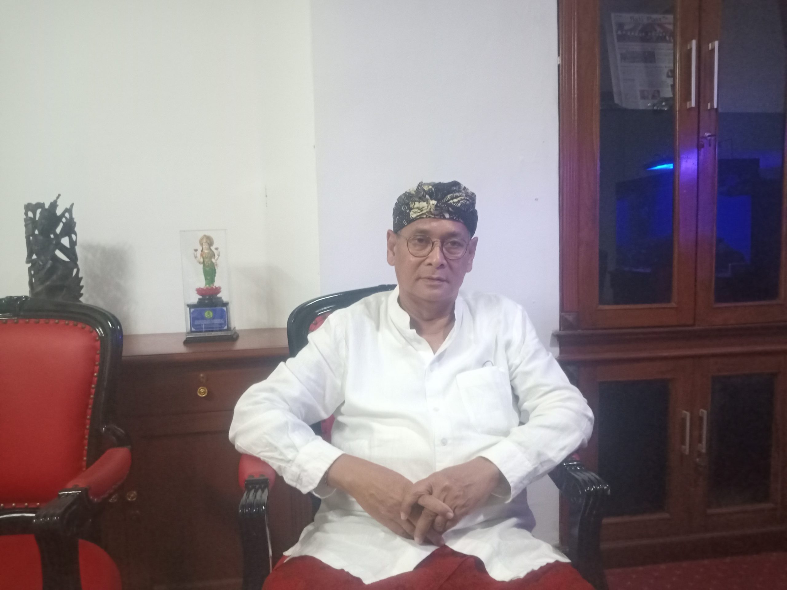 Tujuan Orang Bersembahyang Adalah Menjadi Orang Beradab dan Bahagia.