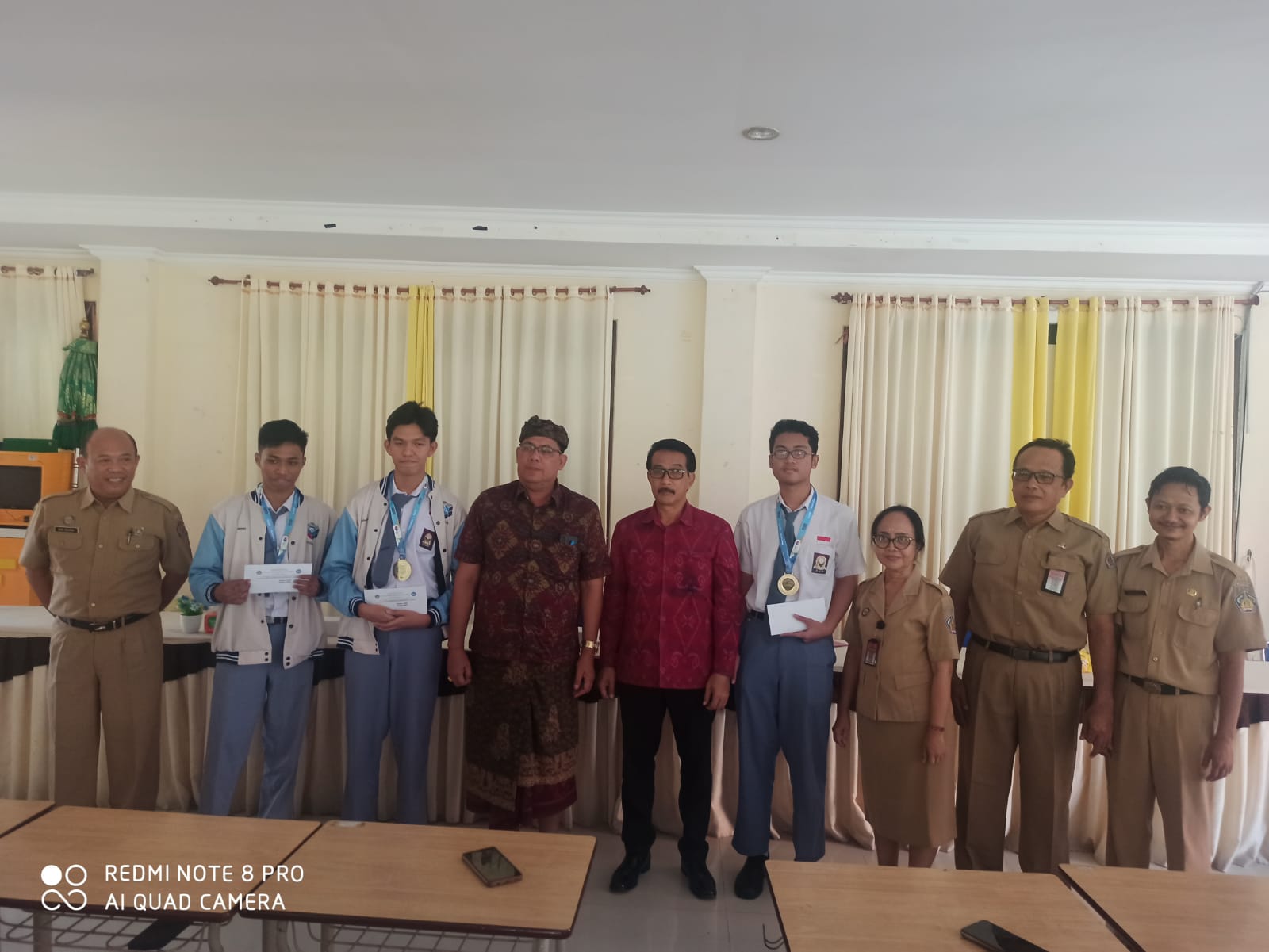 3 Orang Siswa SMA Negeri 4 Denpasar Sukses Meraih Medali Emas Dalam Olimpiade Sains Nasional di Bogor.