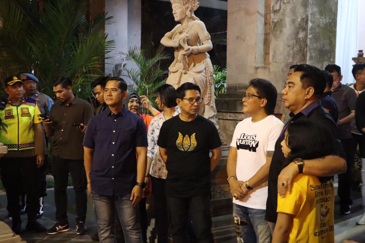 Kapolres Badung Turun Langsung Beri Pengamanan HUT Mangupura Ke-14 Tahun 2023.