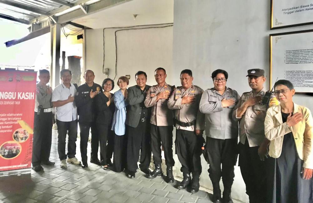 Gelar “Minggu Kasih” Polsek Dentim Kunjungi Gereja GBI Cornerstone Denpasar.