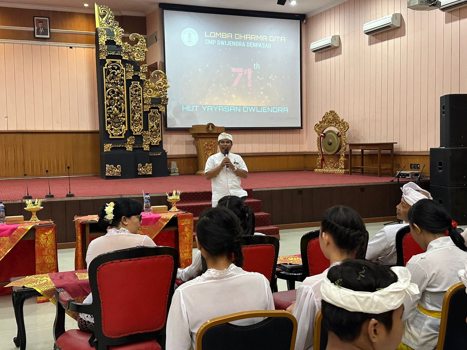 Lomba Yang Digelar SMP Dwijendra Denpasar Pada HUT ke 71 Yakni Berbasis Agama dan Budaya.