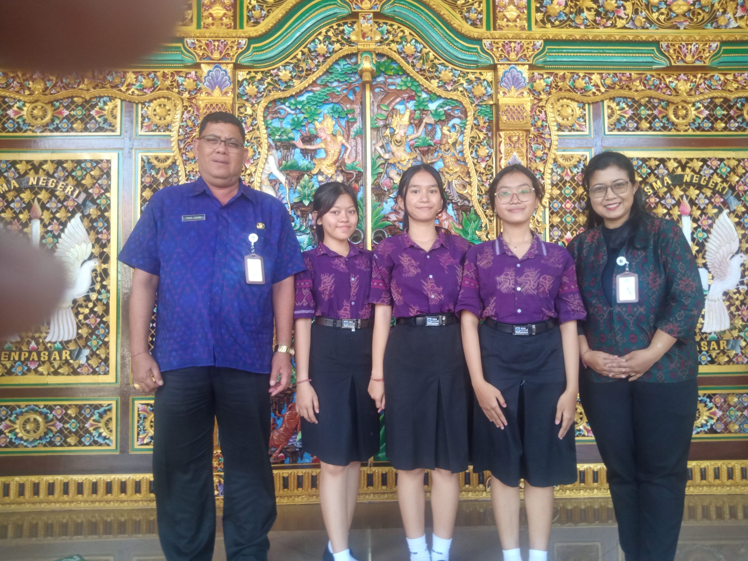 Siswa SMA 4 Denpasar Berhasil Membuat Produk  Barang Yang Bernilai Ekonomis Dari Bahan Dasar Limbah.