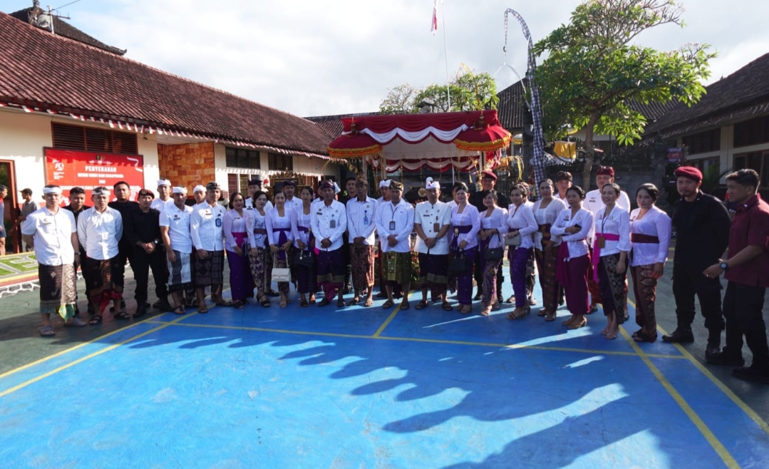 Pada HUT RI ke 79, Rutan Kelas IIB Negara Menggelar Upacara Bendera dan Sekaligus Pemberian Remisi Kepada 107 Warga Binaan.