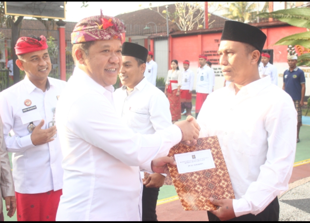 2 Narapidan Rutan Bangli Langsung Bebas, 253 orang terima Remisi Kemerdekaan.