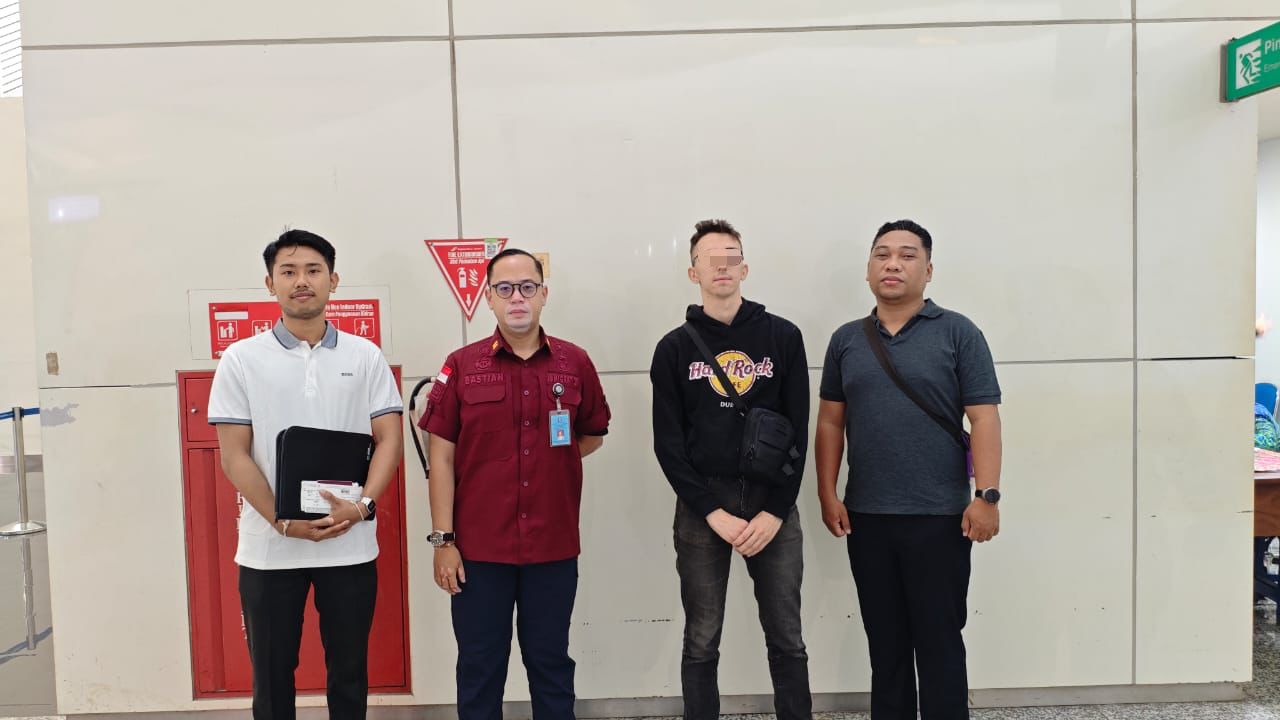 Tak Paham Soal Izin Tinggal dan Ditipu Agensi Bodongan, Pemuda Belgia Overstay 55 Hari Dideportasi Rudenim Denpasar.