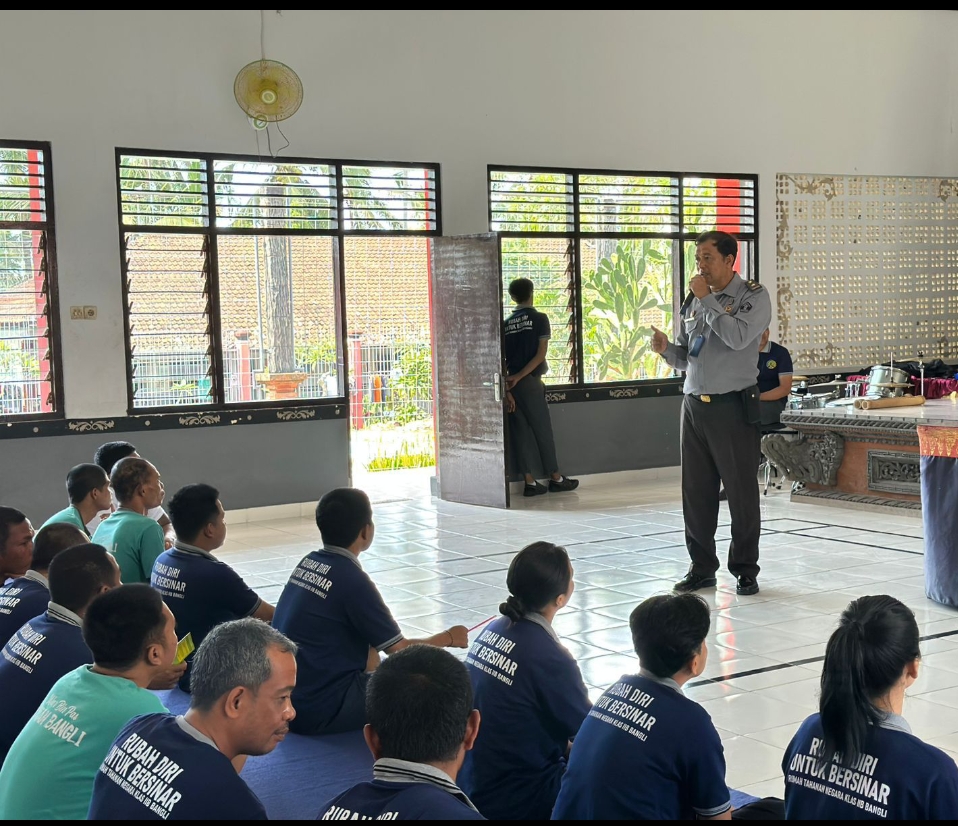 UPAYA PREVENTIF CEGAH PENYAKIT MENULAR, RUTAN BANGLI GELAR PENYULUHAN KESEHATAN BAGI WARGA BINAAN.