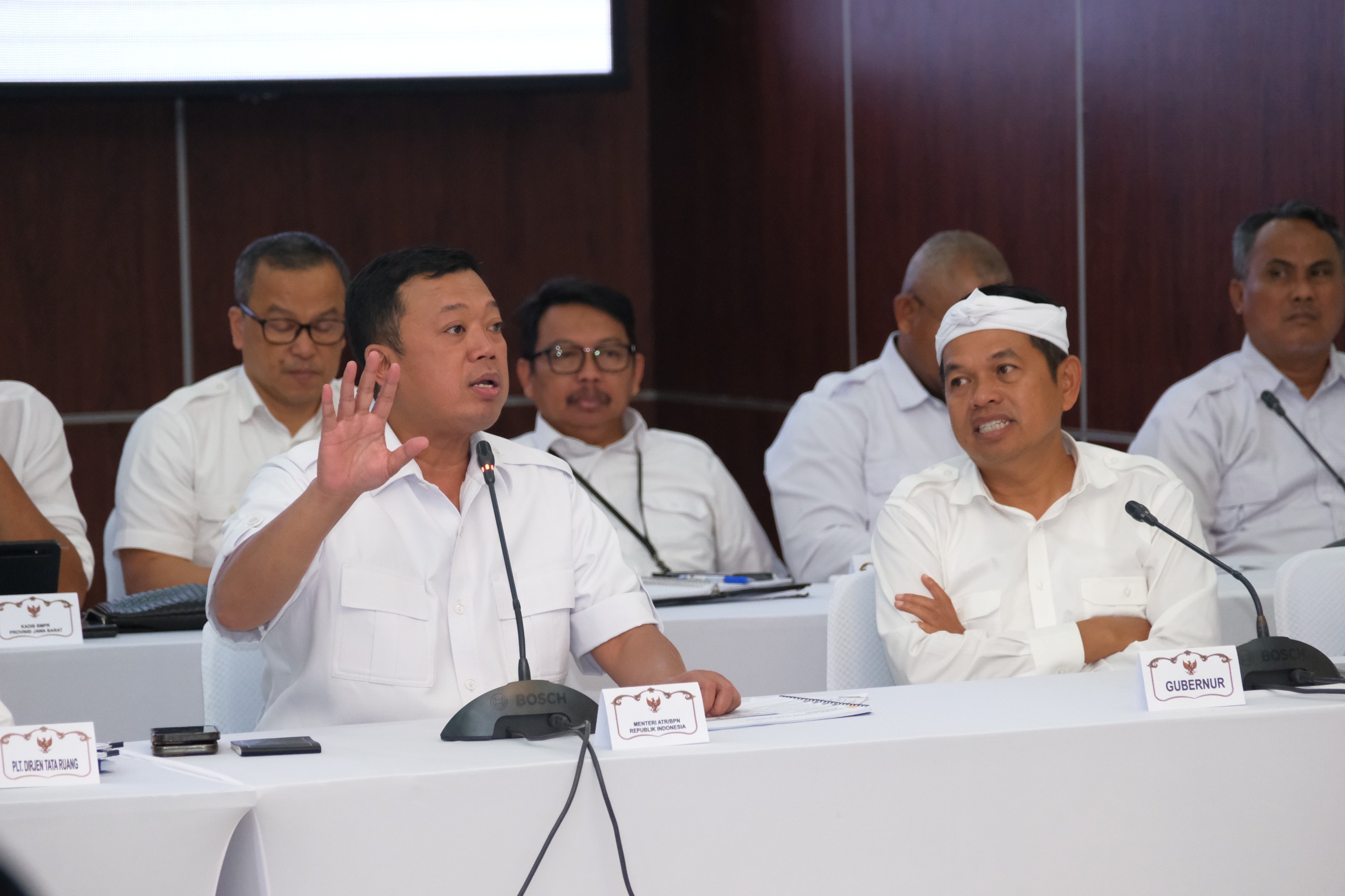 Evaluasi Tata Ruang di Jawa Barat, Menteri Nusron Akan Terbitkan Sertipikat HPL di Sempadan Sungai.