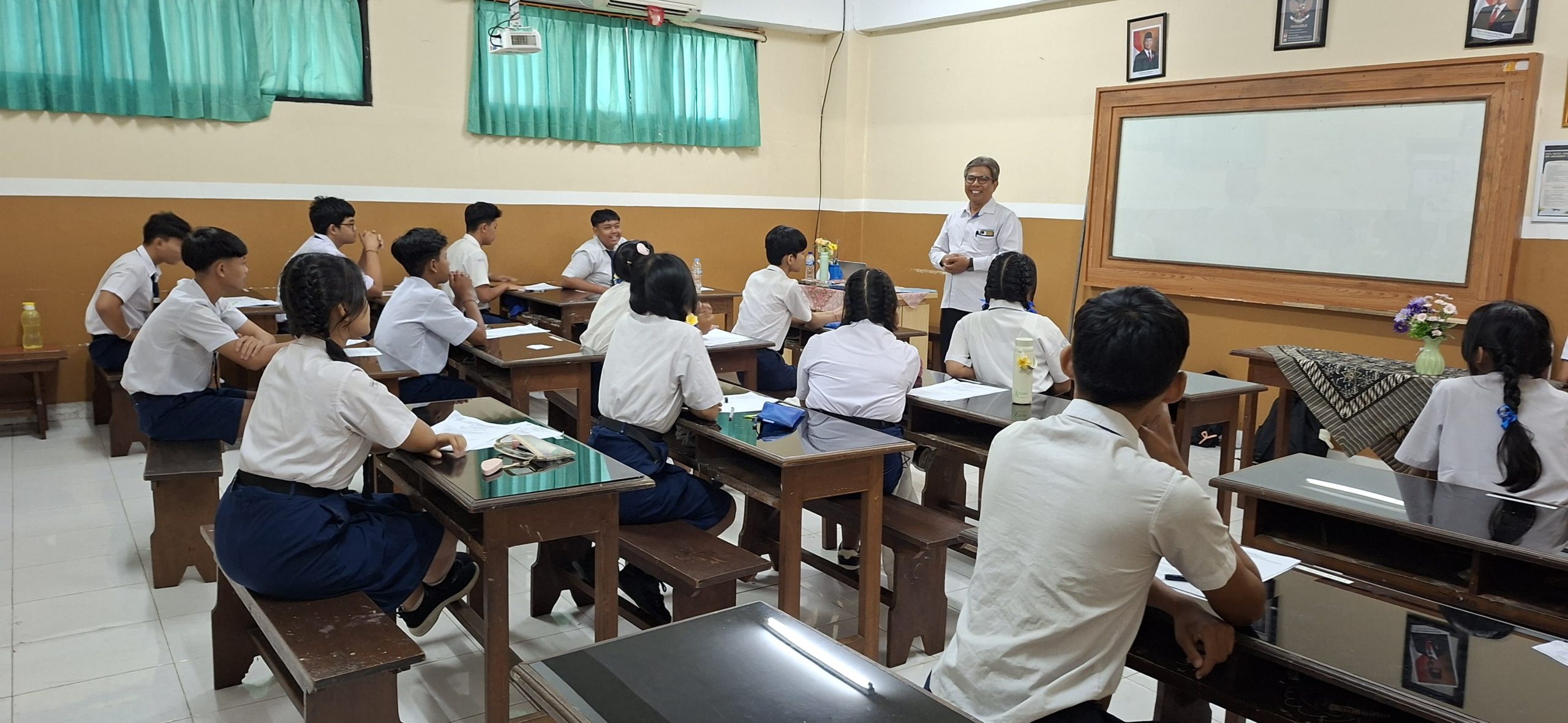 SMP Dwijendra Denpasar Laksanakan Sumatif Akhir Fase Tahun Ajaran 2024/ 2025.