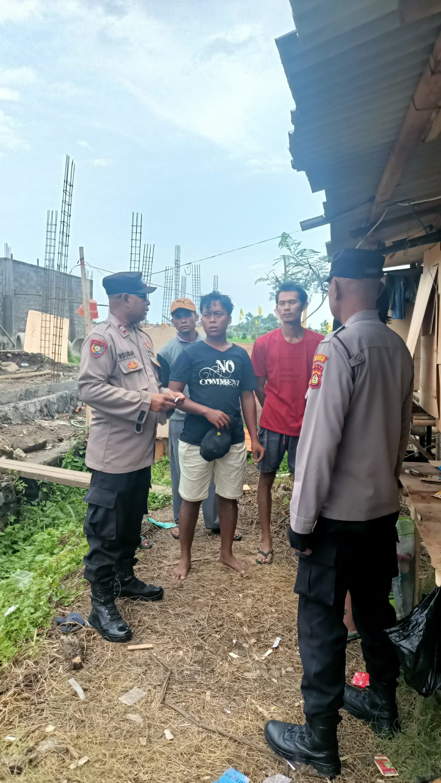 Polsek Densel Tertibkan Penduduk Pendatang di proyek Kos Kosan Sanur Kauh.