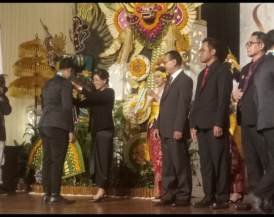 SMK PGRI 3 Denpasar Melepas Sebanyak 297 Siswa Kelas XII Bertempat di Prime Plaza Hotel Sanur, Denpasar.