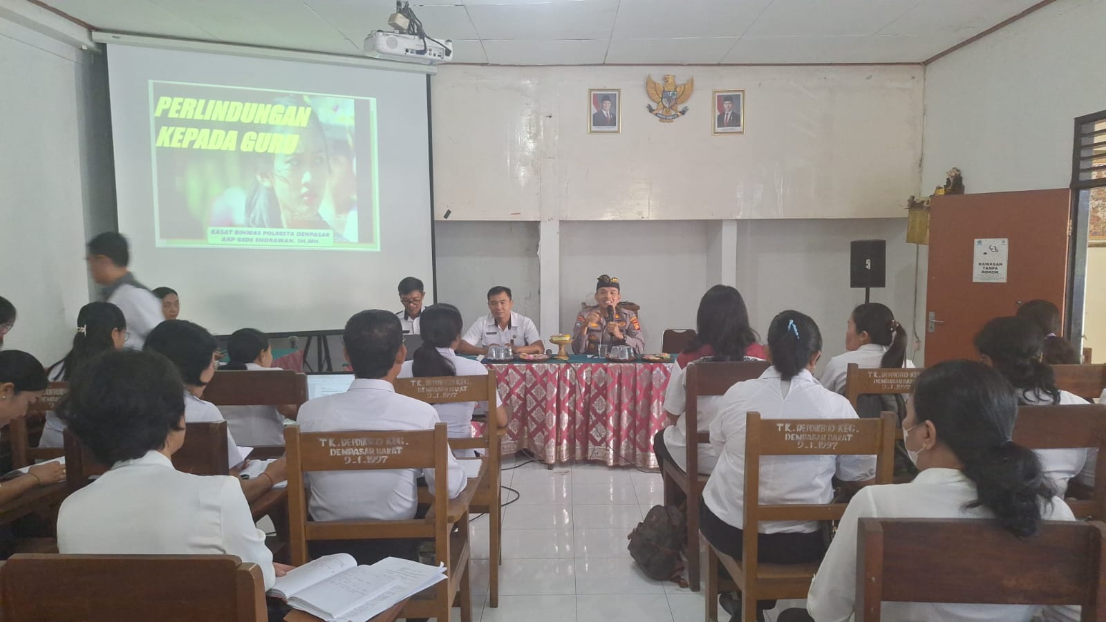 Minggu Kasih Polresta Denpasar Bersama K3S Denpasar Utara, Bahas Perlindungan Hukum bagi Guru dalam Mendisiplinkan Siswa.