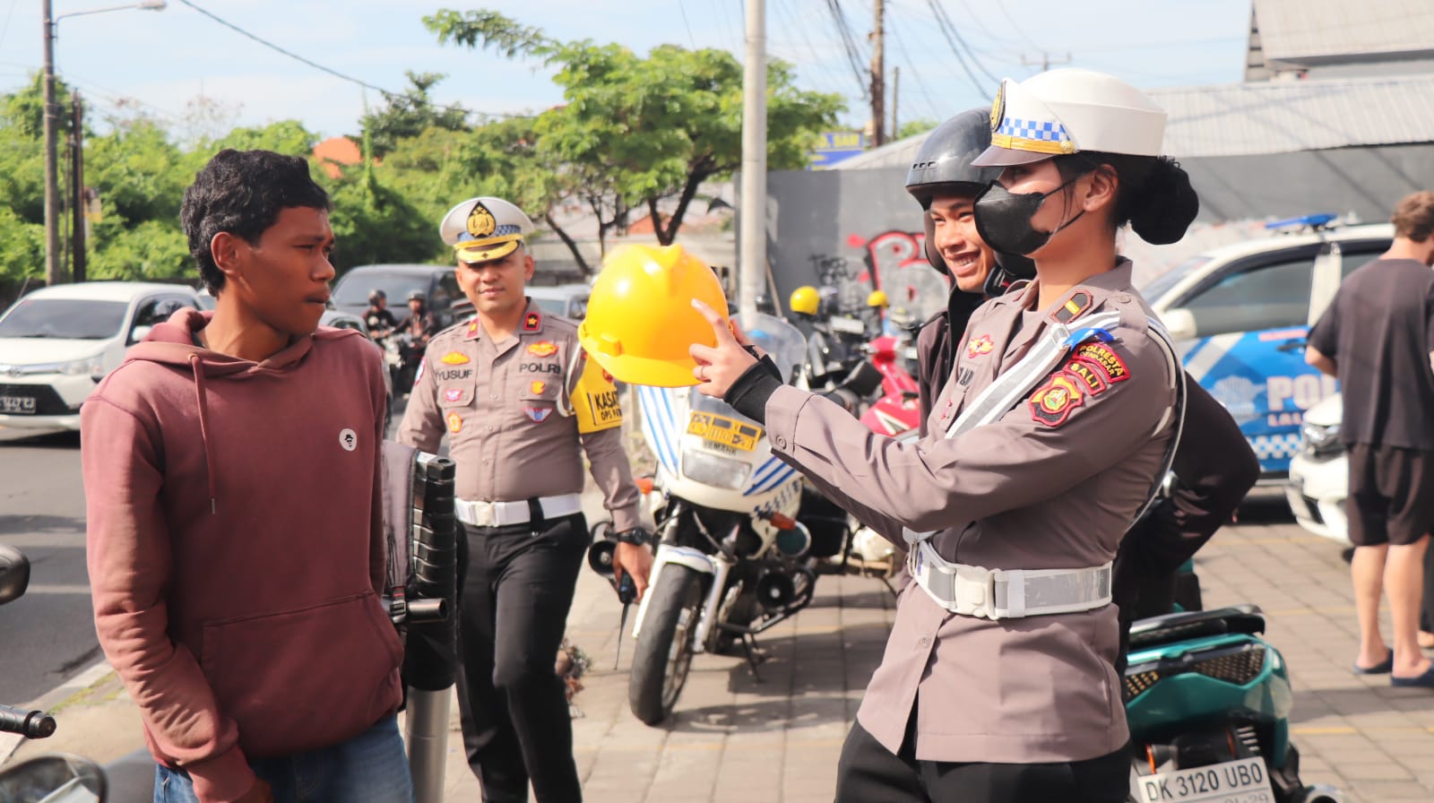 Ops Patuh Agung 2025 Polresta Denpasar Hari Ke 2 Tindak 75 Pelanggaran Lalu Lintas di Simpang Mahendradatta – Buana Kubu.