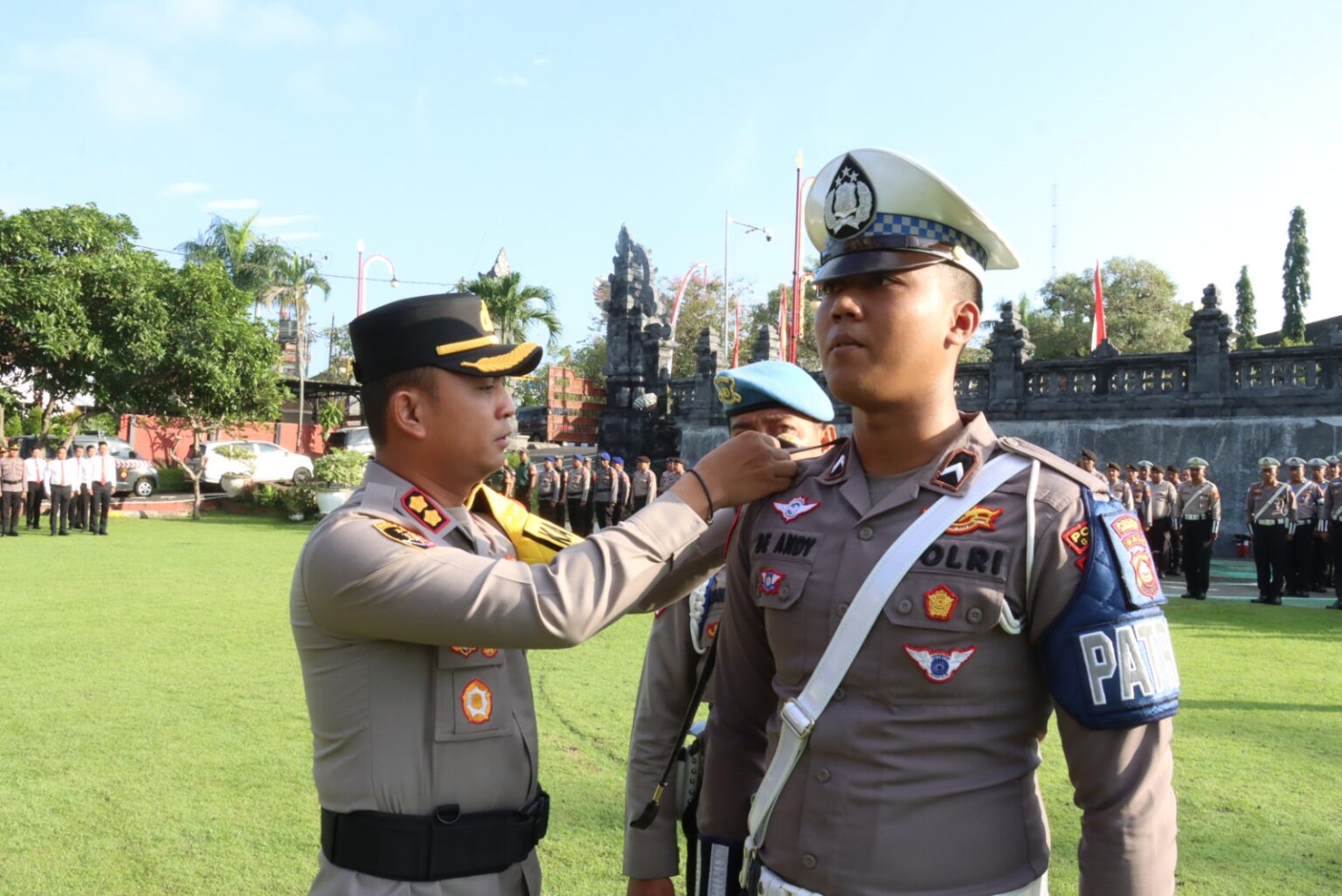 Operasi Patuh Agung di Gianyar, Dilarang Boncengan Lebih dari Dua Orang.