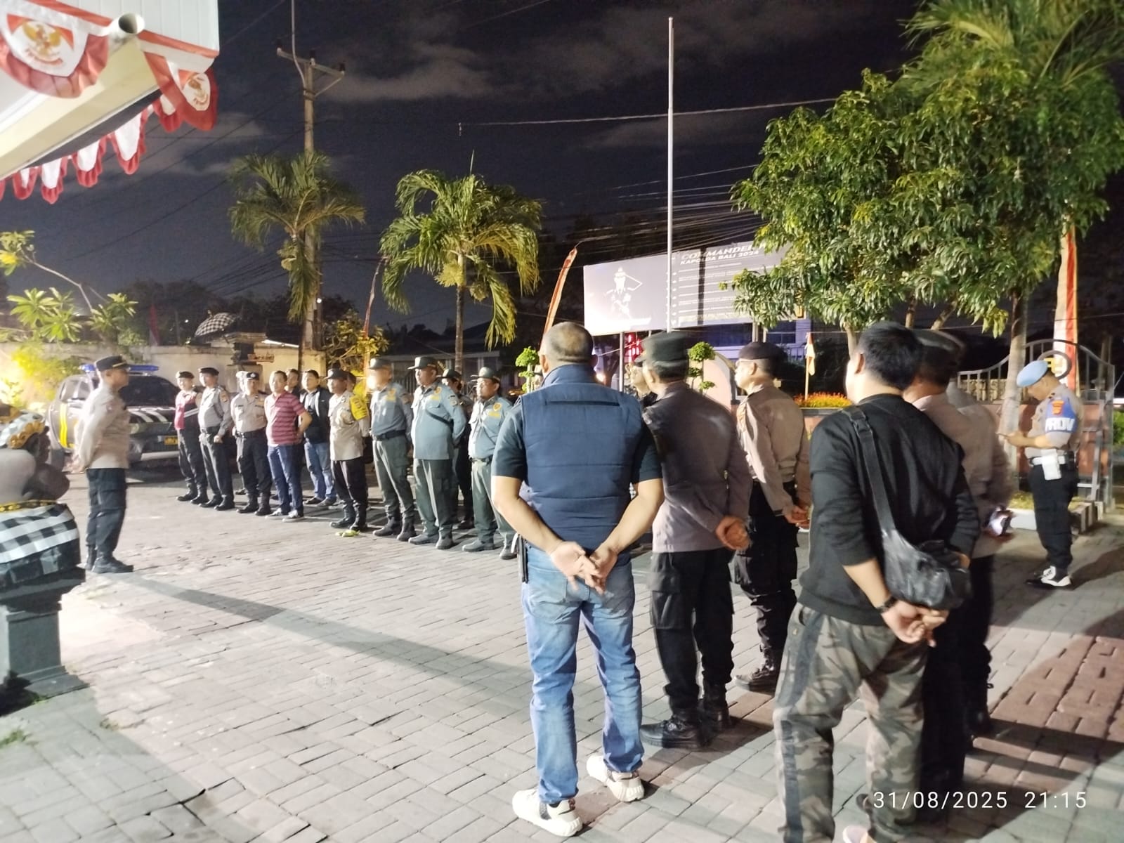 Antisipasi Pasca Aksi Unjuk Rasa, Polsek Denpasar Timur Gelar Patroli Gabungan  Bersama Pecalang, dan Limas.