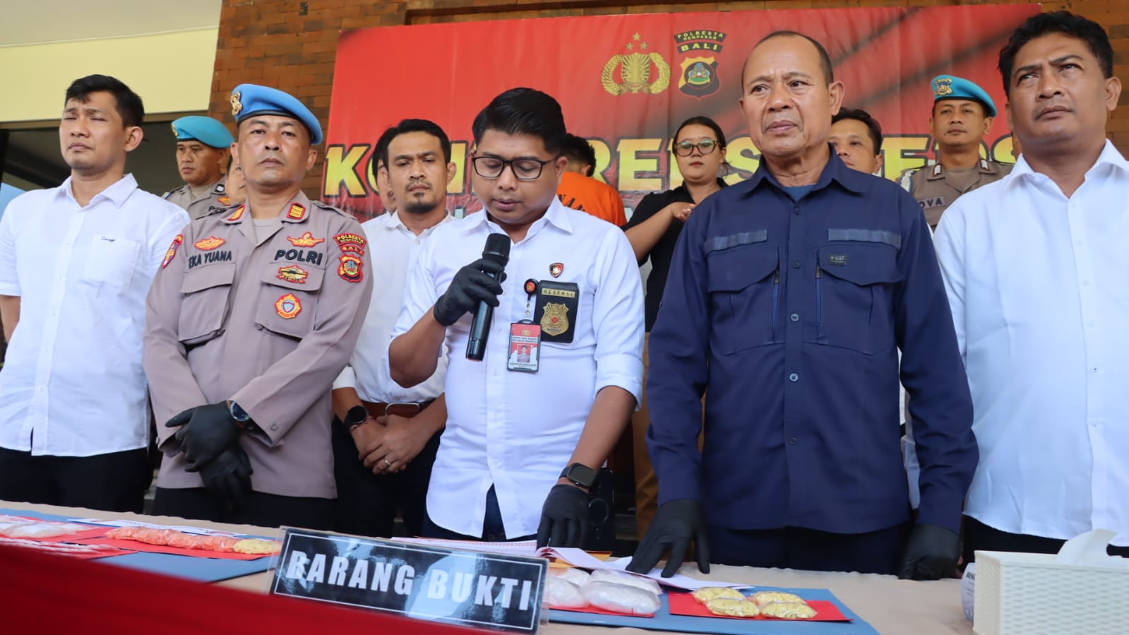 Edarkan Sabu Hampir Satu Kilogram Dan Ekstasi, Satresnarkoba Polresta Denpasar Ringkus Residivis Asal Banyuwangi.