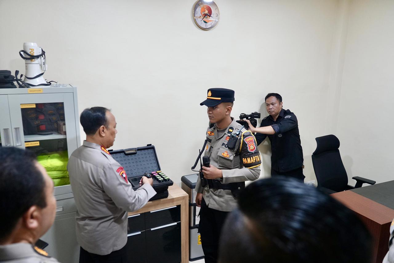 Wakapolri Tinjau Pamapta Polresta Denpasar, Pastikan Kesiapan dan Profesionalisme Personel dalam Memberikan Pelayanan.