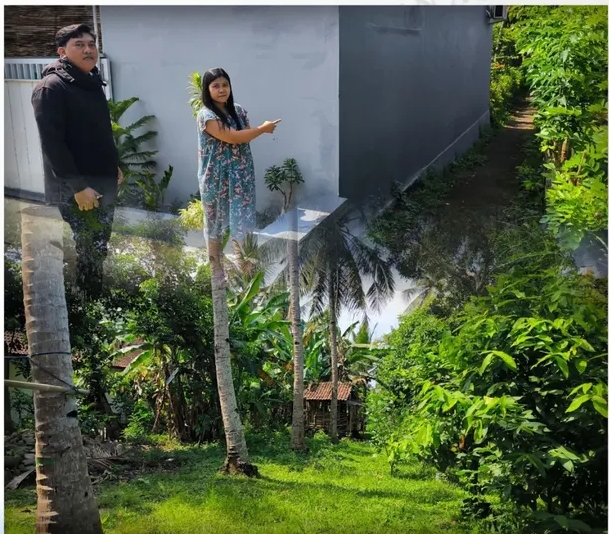 Petugas Lapangan Kantah Jembrana Melaksanakan Peninjauan Lokasi, Memastikan Kesesuaian dan Kelengkapan Data Pertanahan.