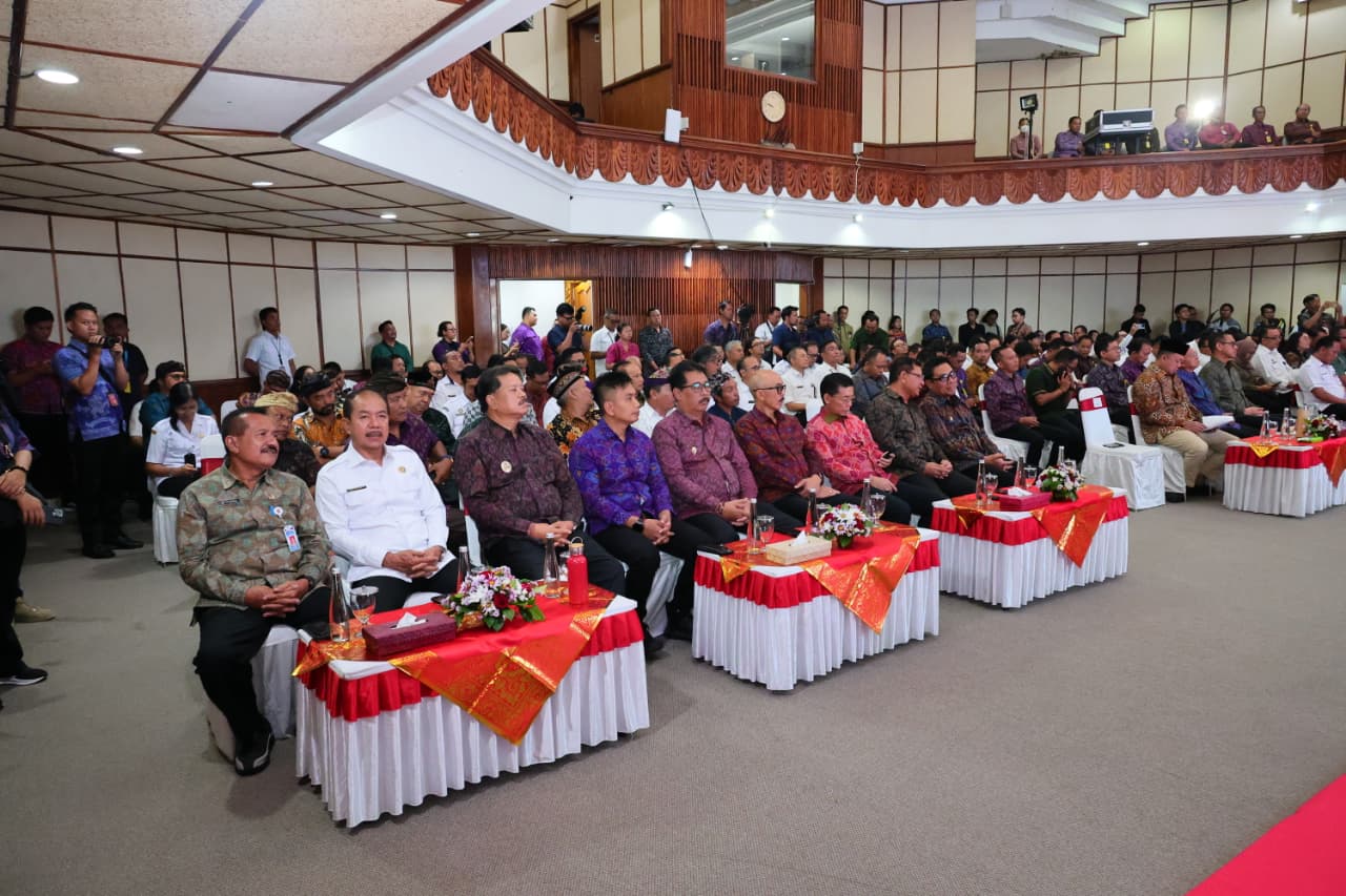 Hadiri Rakor GTRA Provinsi Bali, Kepala Kantor Pertanahan Kabupaten Bangli Diingatkan kembali untuk Memprioritaskan Masyarakat Miskin sebagai Subjek TORA.