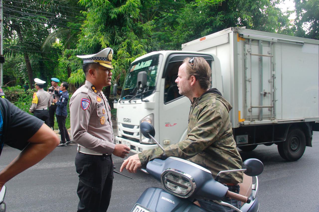Ciptakan Ketertiban Lalu Lintas, Polda Bali Gelar  Hunting Mobile System Dalam Ops Zebra Agung 2025.