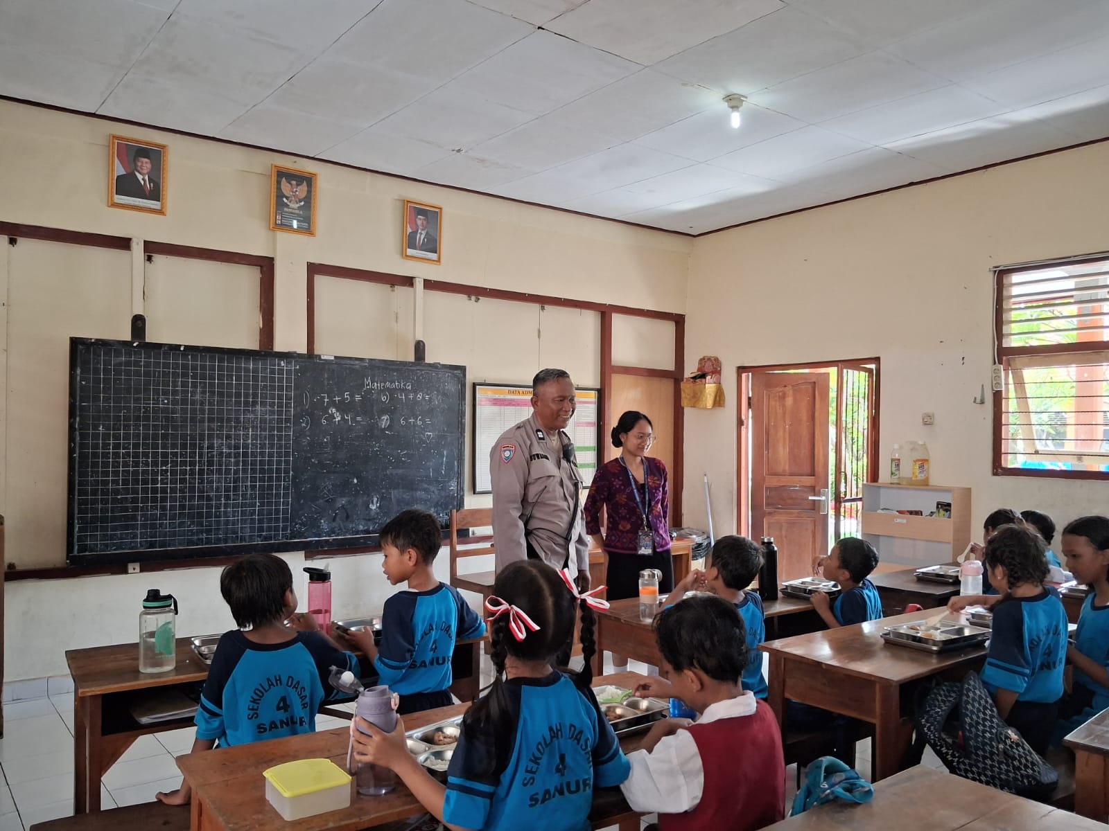 Sebanyak 1.427 Siswa SD di Sanur Terima Paket Makan Bergizi Gratis.