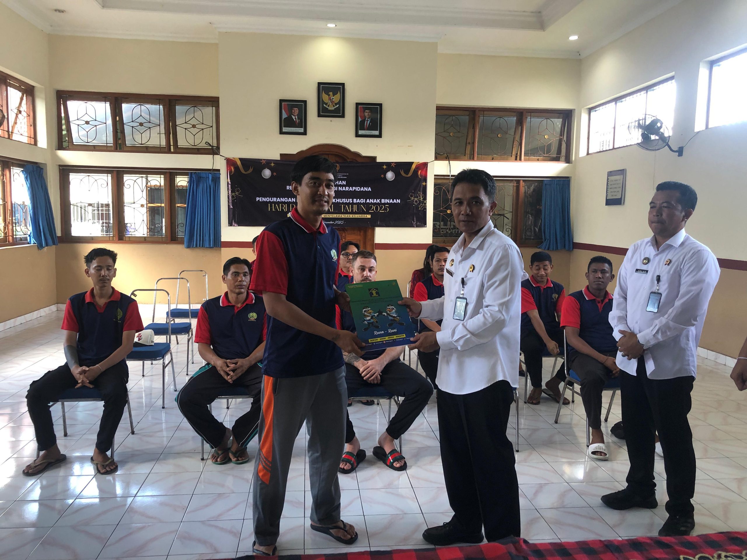 Rutan Negara Berikan Remisi Khusus Hari Raya Natal 2025 Kepada Lima WBP Kristiani.