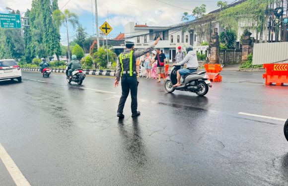 Ops Keselamatan Agung 2026, Polresta Denpasar Lakukan Pengaturan Lalu Lintas di Simpang GBB dan Matahari Terbit