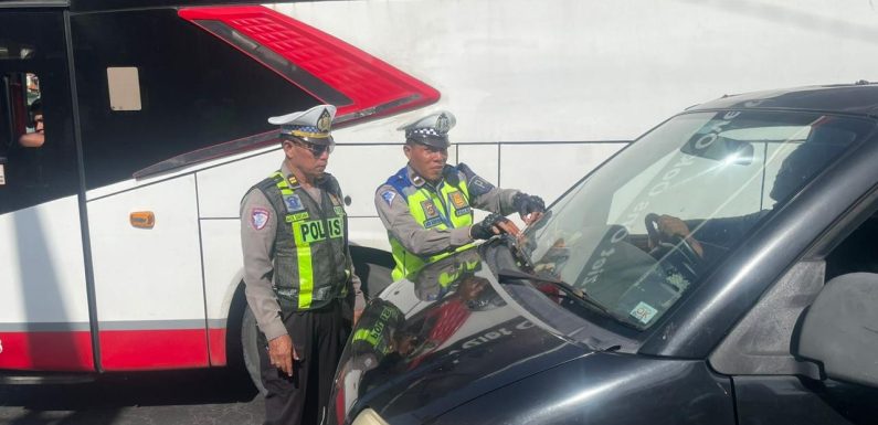 Operasi Keselamatan Agung 2026 Digelar di Simpang TL Permata Hijau Denpasar, Puluhan Pelanggar Ditindak.