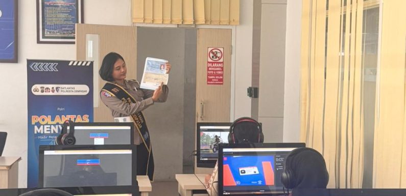 Petugas Satpas SIM Polresta Denpasar Edukasi Pemohon, Ingatkan Pentingnya Tertib Berlalu Lintas.