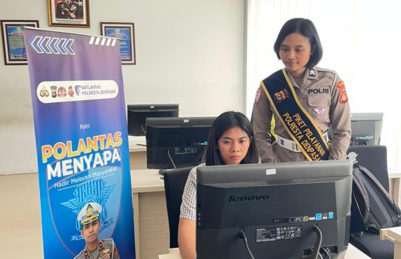 Pelayanan Prima Satpas SIM Polresta Denpasar, Pemohon Diberikan Edukasi Mekanisme Secara Humanis dan Transparan.