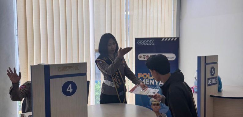 Satpas SIM Polresta Denpasar Beri Pendampingan dan Edukasi Tertib Berlalu Lintas kepada Pemohon SIM