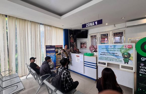Satpas Polresta Denpasar Gelar Sosialisasi Tertib Berlalu Lintas kepada Pemohon SIM.
