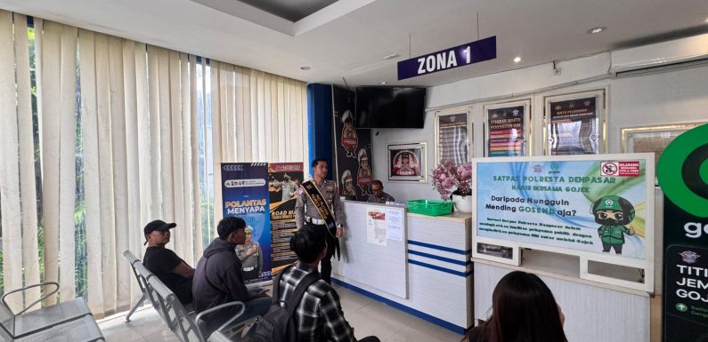 Satpas Polresta Denpasar Gelar Sosialisasi Tertib Berlalu Lintas kepada Pemohon SIM.